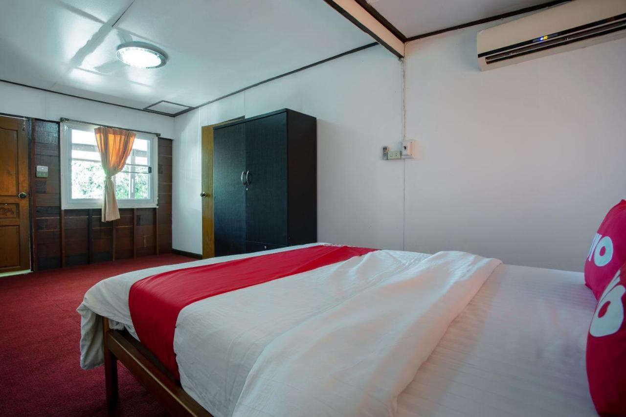 Oyo 909 Guiding Star Resort チエンマイ エクステリア 写真
