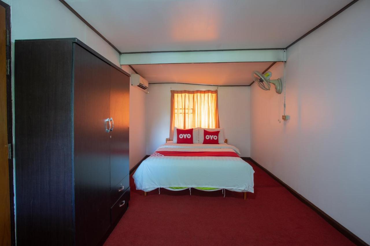 Oyo 909 Guiding Star Resort チエンマイ エクステリア 写真