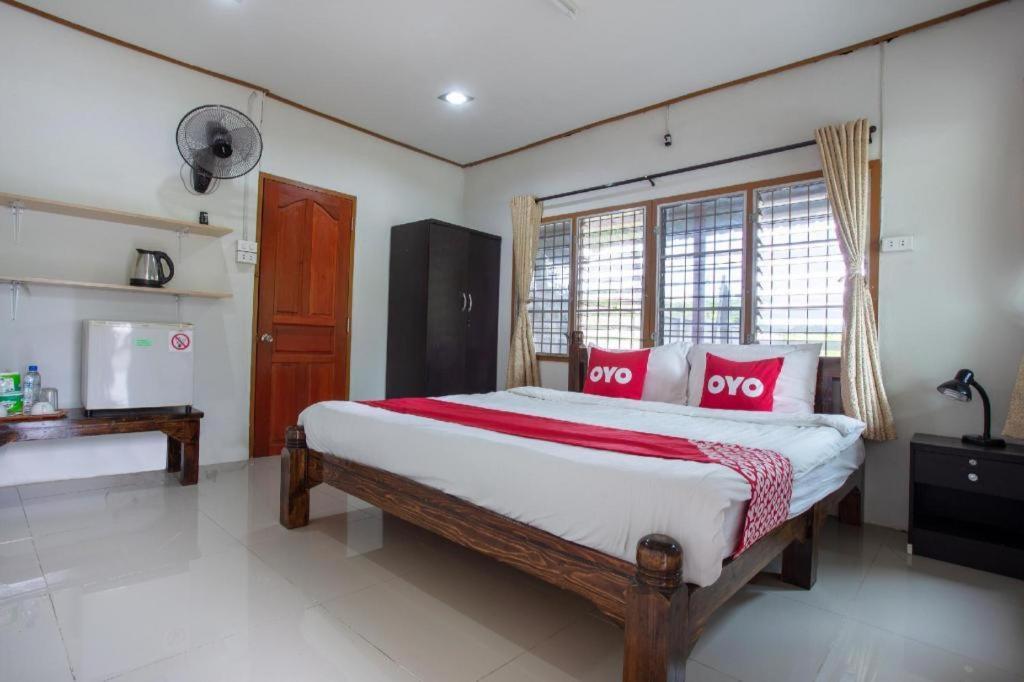 Oyo 909 Guiding Star Resort チエンマイ エクステリア 写真