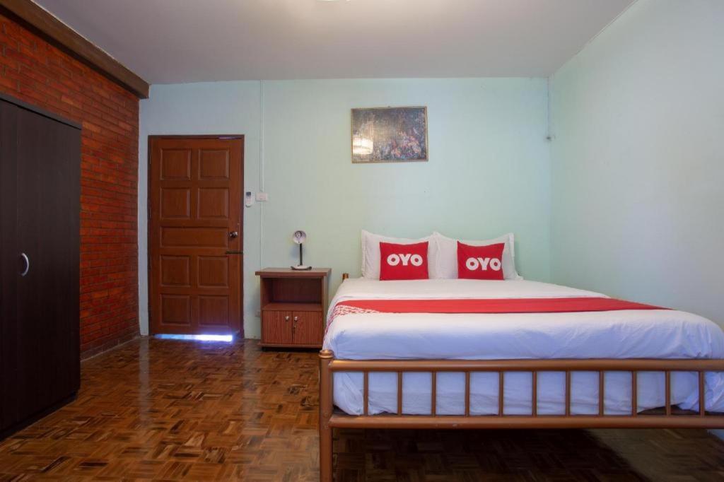 Oyo 909 Guiding Star Resort チエンマイ エクステリア 写真