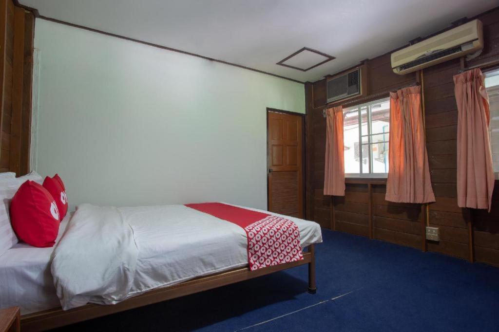Oyo 909 Guiding Star Resort チエンマイ エクステリア 写真