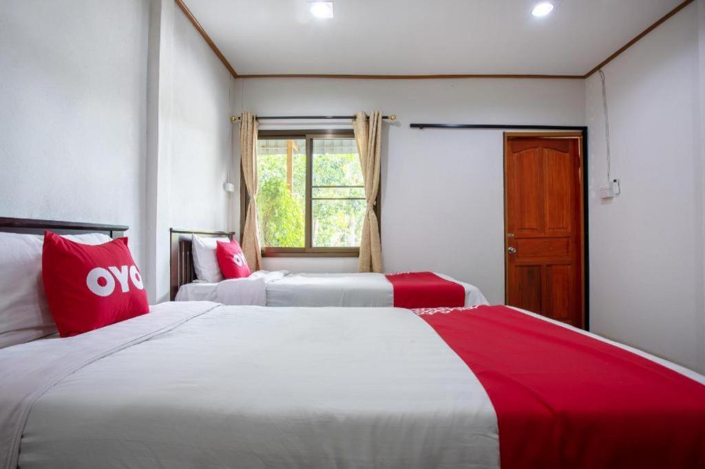 Oyo 909 Guiding Star Resort チエンマイ エクステリア 写真