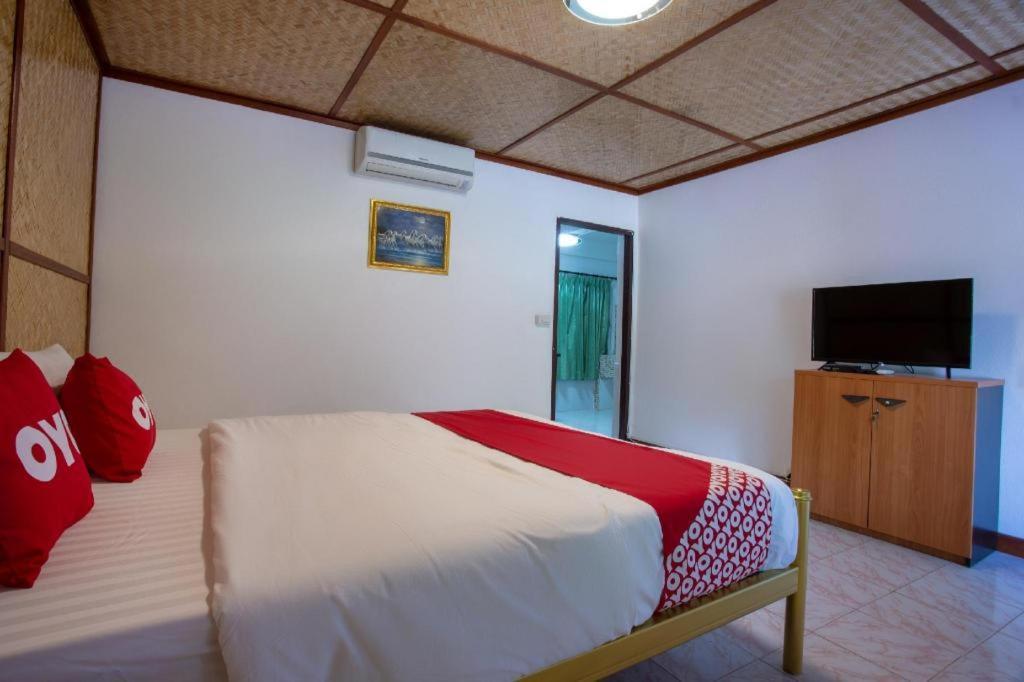 Oyo 909 Guiding Star Resort チエンマイ エクステリア 写真