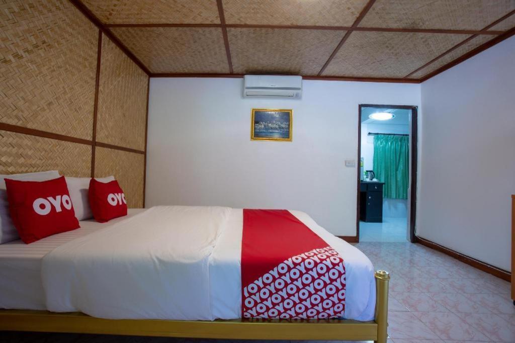 Oyo 909 Guiding Star Resort チエンマイ エクステリア 写真